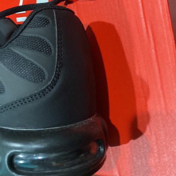 Mens sneakers NWOT. Size 11 Black - Picture 3 of 6